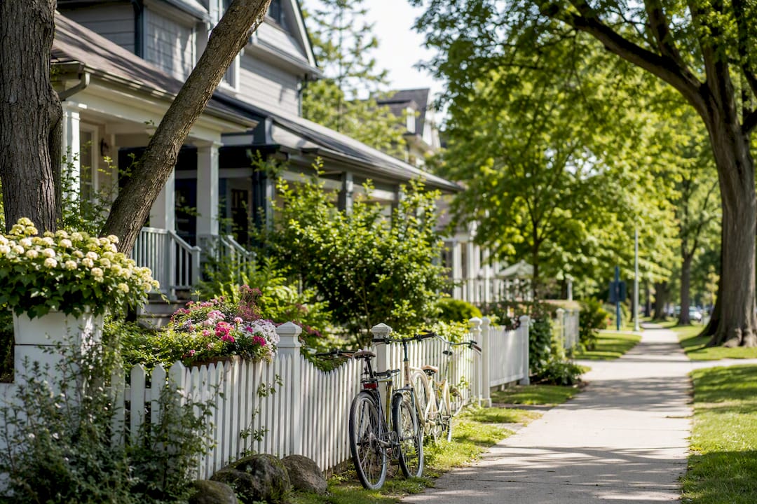 Quiet Innisfil neighborhood with detached homes