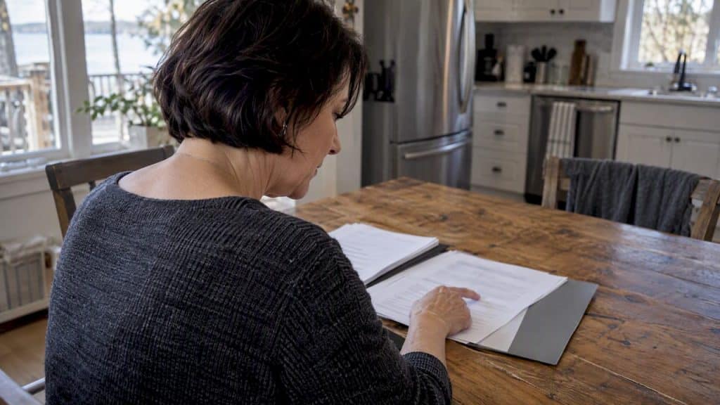 Innisfil seller reviewing a brokerage buyer list
